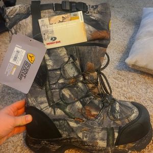 **SOLD** Scent blocker Mossy Oak Boots